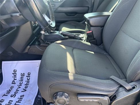 Used 2020 Jeep Wrangler Unlimited Sahara w/ Uconnect 4C Nav & Sound Group image 10