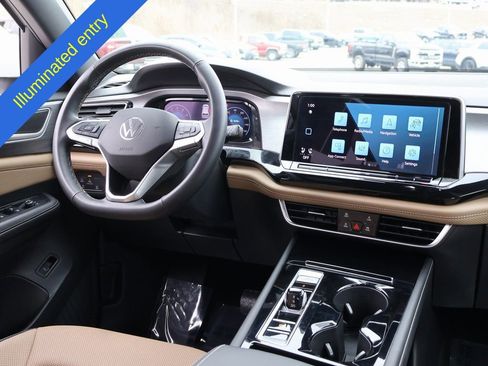 Used 2025 Volkswagen Atlas Cross Sport SE image 13