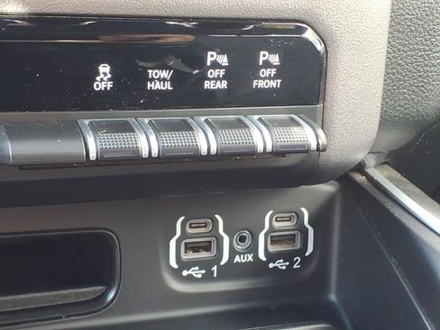 Used 2021 RAM 1500 Big Horn AWD/4WD image 18