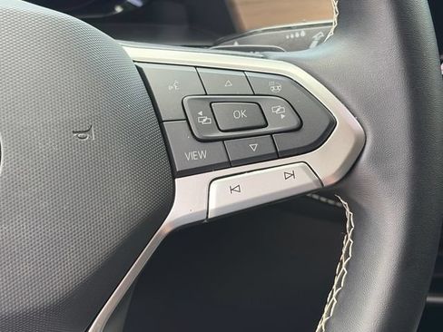 Used 2026 Volkswagen Atlas SE FWD image 23