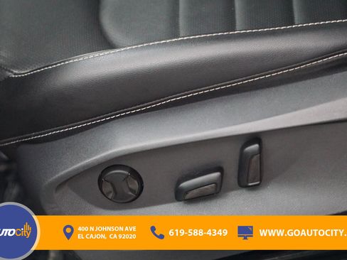 Used 2023 Volkswagen Taos SEL image 17