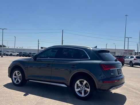 Used 2021 Audi Q5 2.0T Premium w/ Convenience Package AWD/4WD image 16
