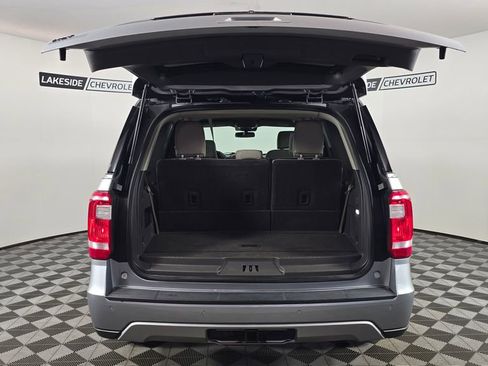 Used 2021 Ford Expedition XLT RWD image 16