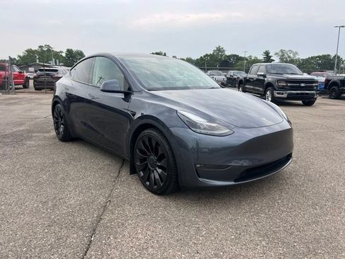 Used 2022 Tesla Model Y Performance AWD/4WD image 3