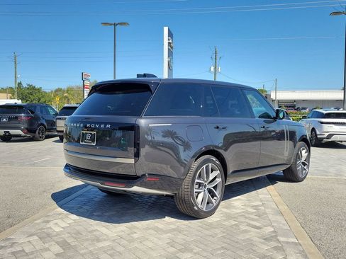 New 2026 Land Rover Range Rover Long Wheelbase SE AWD/4WD image 5