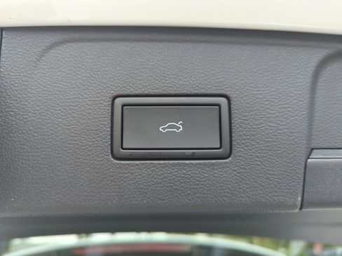 New 2026 Volkswagen Atlas SE FWD image 18