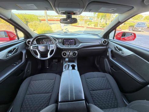 Used 2020 Chevrolet Blazer LT FWD image 3