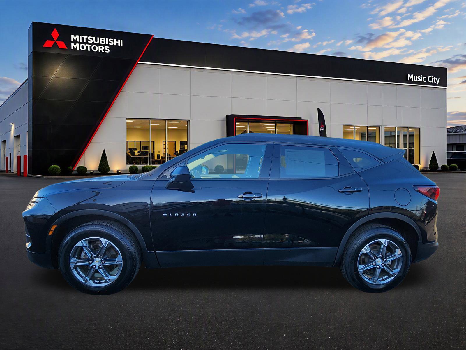Used 2024 Chevrolet Blazer LT w/ Convenience Package FWD image 10