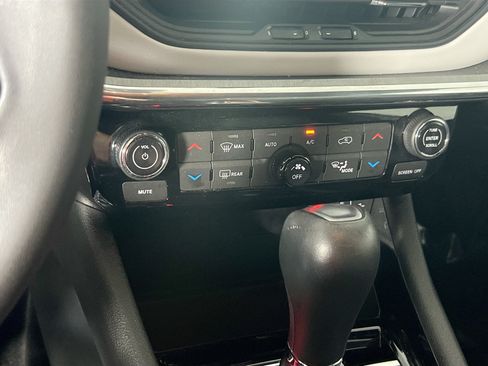 Used 2023 Jeep Compass Limited w/ Sun and Sound Group AWD/4WD image 15