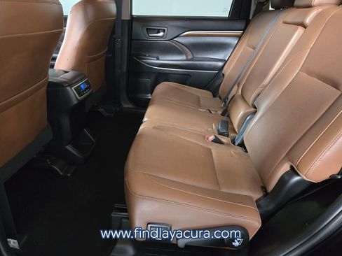 Used 2019 Toyota Highlander Limited image 13