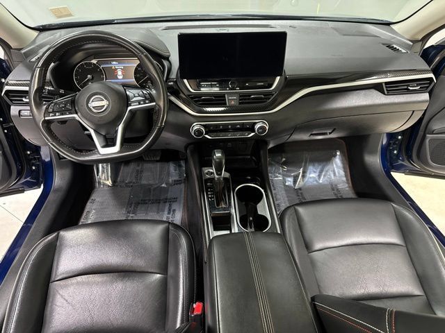 Used 2023 Nissan Altima 2.5 SR w/ SR Premium Package FWD image 3