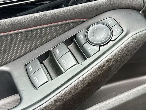Used 2023 Chevrolet Traverse RS AWD/4WD image 20