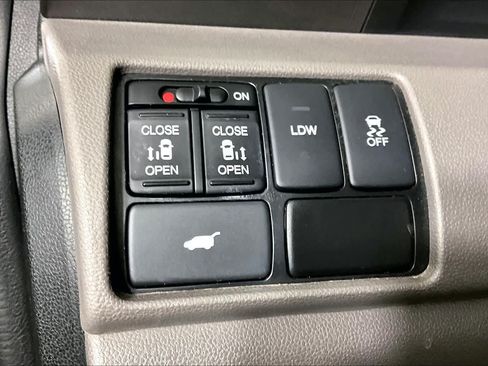 Used 2016 Honda Odyssey EX-L image 31