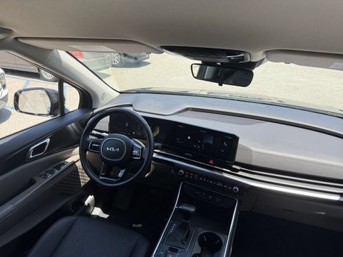 Used 2026 Kia Carnival FWD image 37