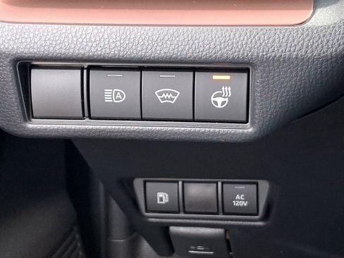 Certified 2025 Toyota Prius Plug-In Hybrid image 22