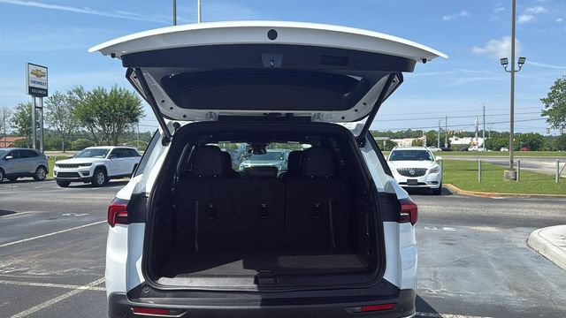 Used 2025 Buick Enclave Preferred FWD image 10
