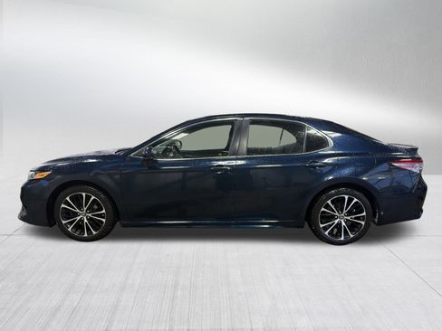 Used 2018 Toyota Camry SE image 4