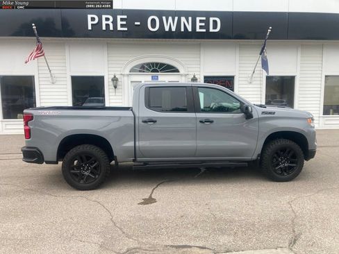 Used 2024 Chevrolet Silverado 1500 LT Trail Boss w/ Convenience Package II AWD/4WD image 4