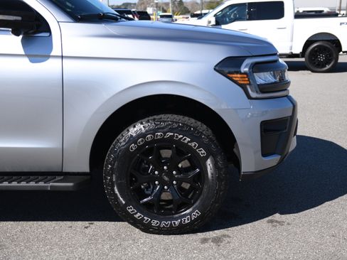 Used 2023 Ford Expedition Timberline image 3