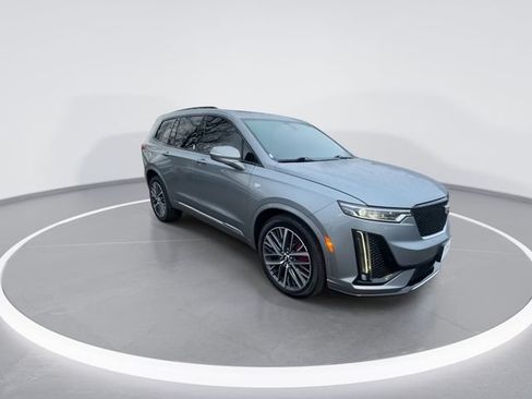 Used 2023 Cadillac XT6 Sport w/ Technology Package AWD/4WD image 2