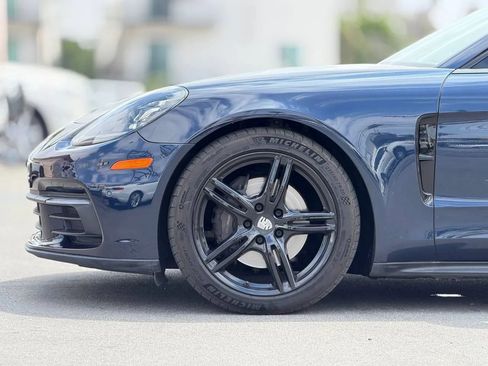 Used 2018 Porsche Panamera image 9