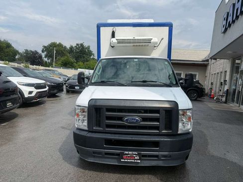 Used 2024 Ford E-350 and Econoline 350 Super Duty w/ Power Windows & Locks Group RWD image 3