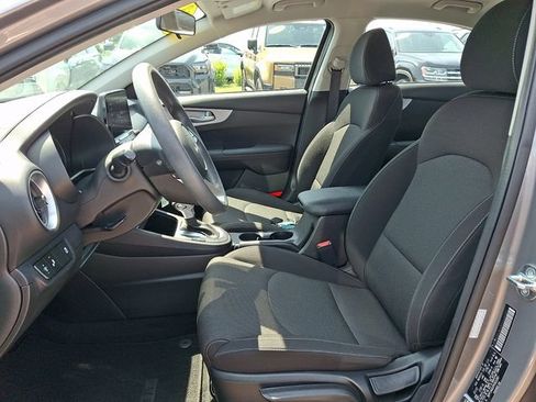 Used 2023 Kia Forte LXS w/ LXS Technology Package FWD image 14