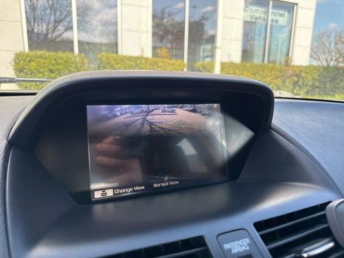 Used 2011 Acura MDX w/ Technology & Entertainment image 9