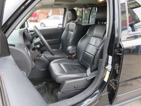 Used 2016 Jeep Patriot High Altitude AWD/4WD image 10