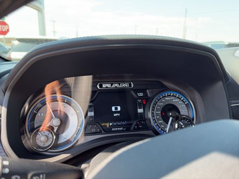 Used 2021 RAM 1500 Limited AWD/4WD image 14