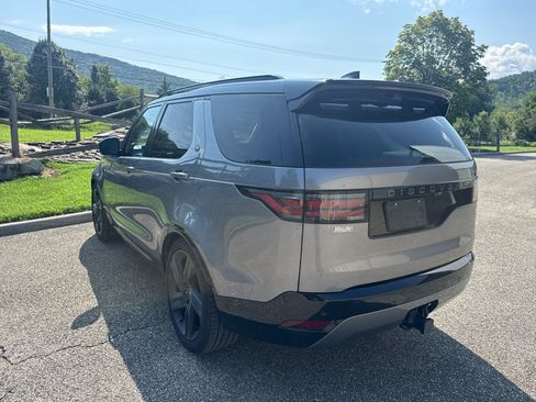 Used 2025 Land Rover Discovery Dynamic SE AWD/4WD image 6