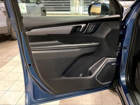 Used 2025 Buick Enclave Preferred image 9