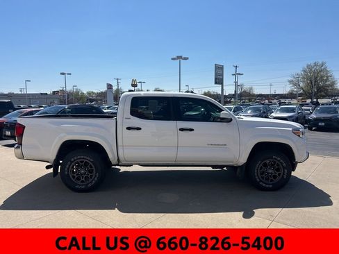 Certified 2018 Toyota Tacoma SR5 image 5