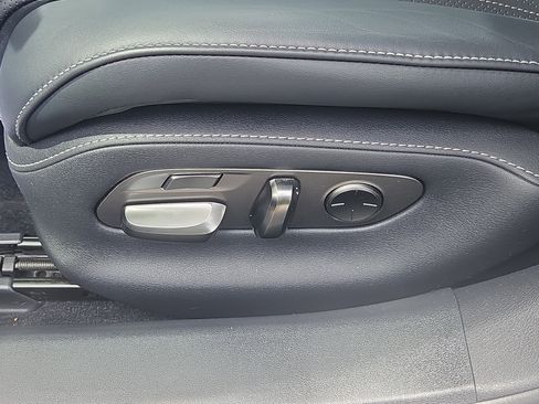Used 2024 Lexus LS 500 AWD w/ Interior Upgrade Package image 15
