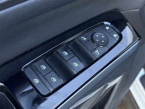 Used 2023 Nissan Pathfinder SL w/ SL Black Package image 12