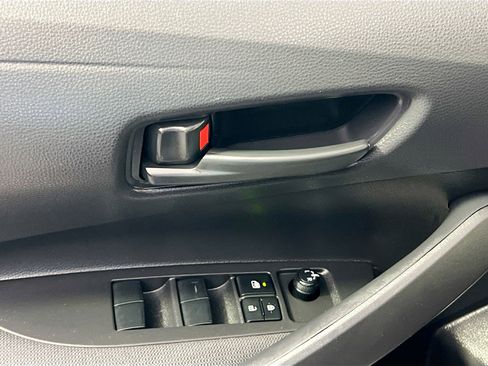 Used 2025 Toyota Corolla LE image 16