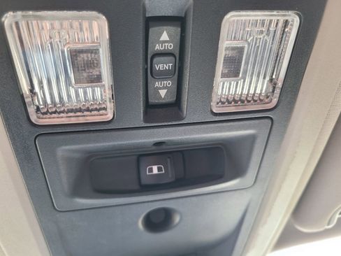 Used 2017 RAM 1500 Sport AWD/4WD image 40