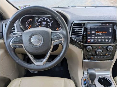 Used 2019 Jeep Grand Cherokee Limited image 29