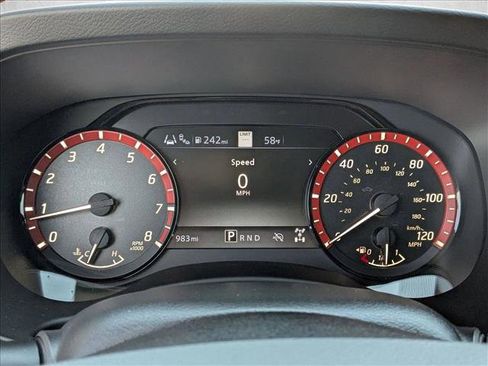 Used 2025 Nissan Frontier PRO-4X w/ Pro Premium Package image 10