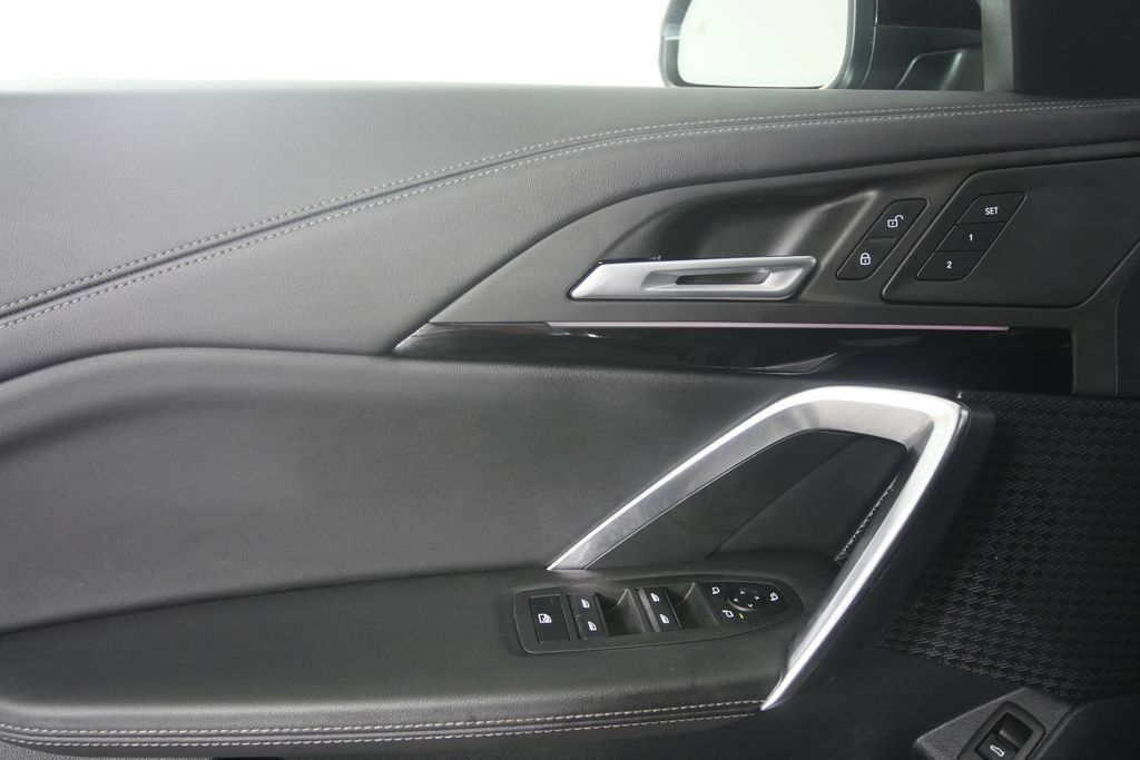Certified 2025 BMW X1 xDrive28i AWD/4WD image 8