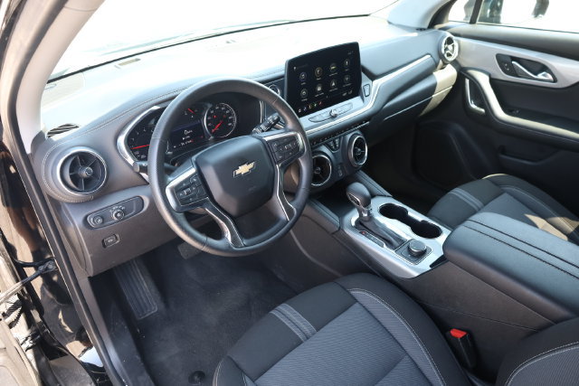 Used 2025 Chevrolet Blazer LT FWD image 12