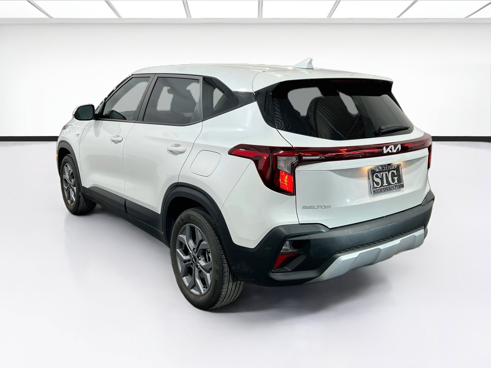 Used 2025 Kia Seltos LX AWD/4WD image 6