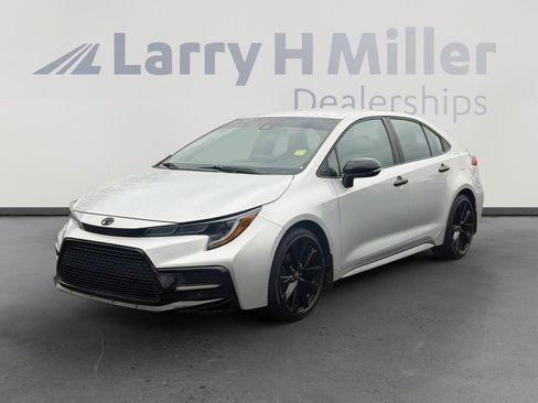 Used 2021 Toyota Corolla SE image 2
