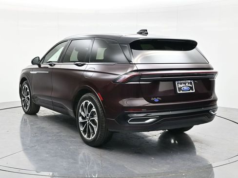 Used 2025 Lincoln Nautilus Reserve AWD/4WD image 7