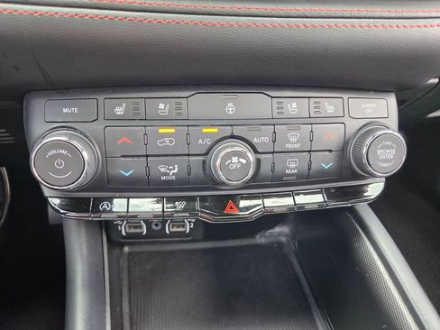 Used 2024 Dodge Durango GT RWD image 27