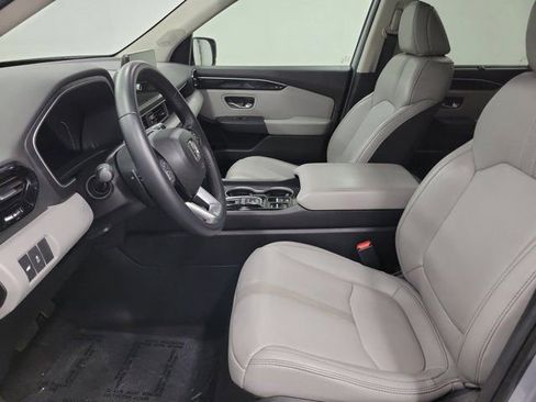 Used 2025 Honda Pilot Touring image 21