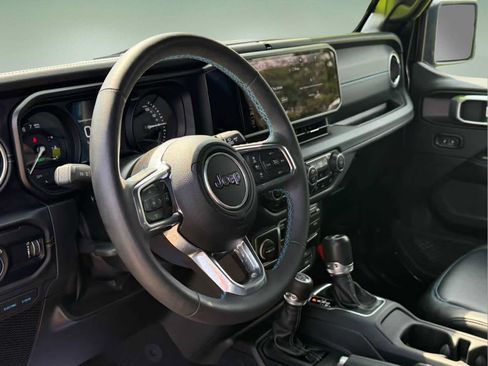 Used 2024 Jeep Wrangler High Altitude AWD/4WD image 33