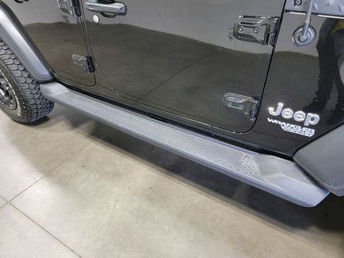 Used 2018 Jeep Wrangler Unlimited Sport S AWD/4WD image 34