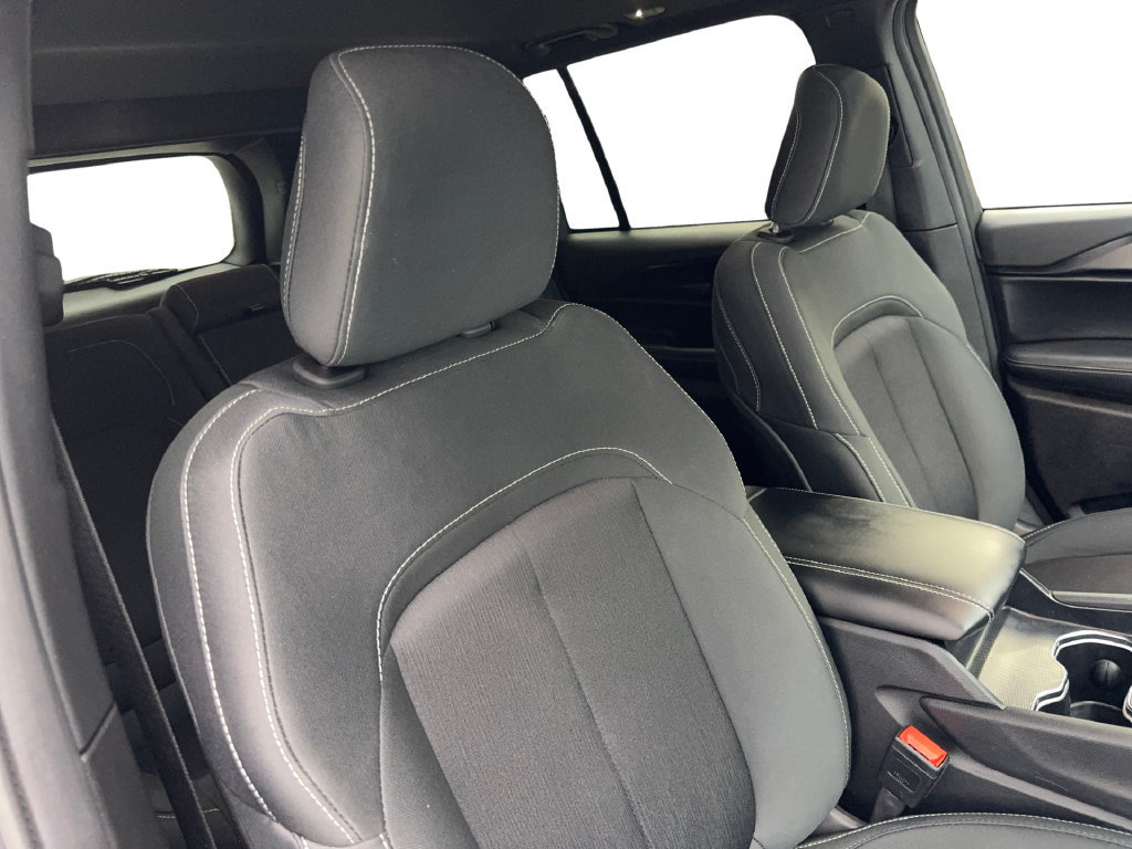 Used 2025 Jeep Grand Cherokee Laredo X AWD/4WD image 47
