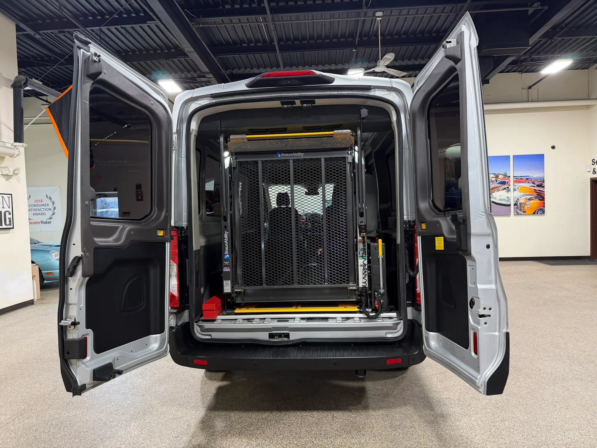 Used 2019 Ford Transit 250 148 Medium Roof RWD image 39